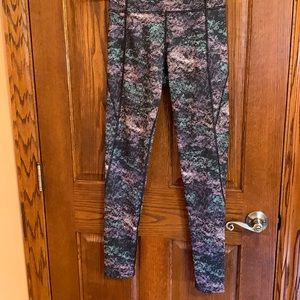 Tek Gear Dry Tek leggings. Multicolored Medium New